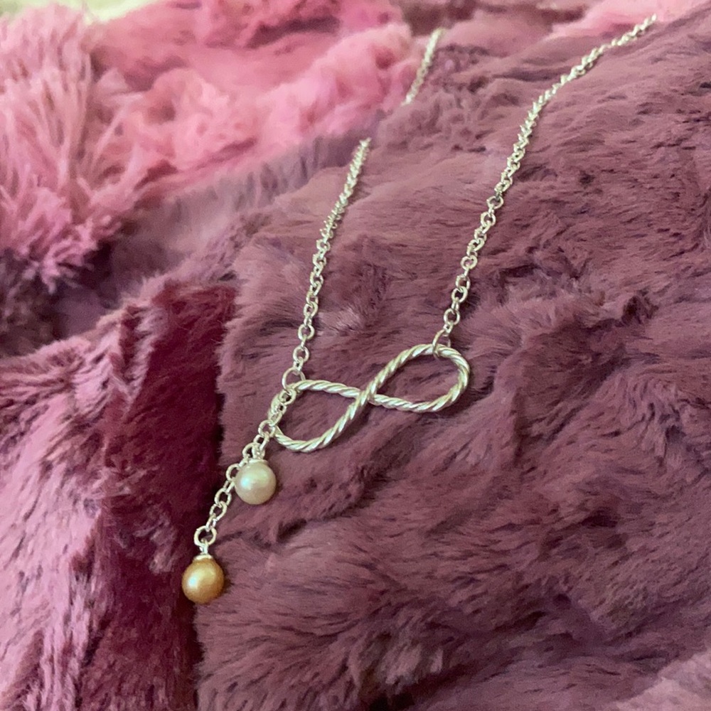 Vantel pearl necklace , Never worn brand new